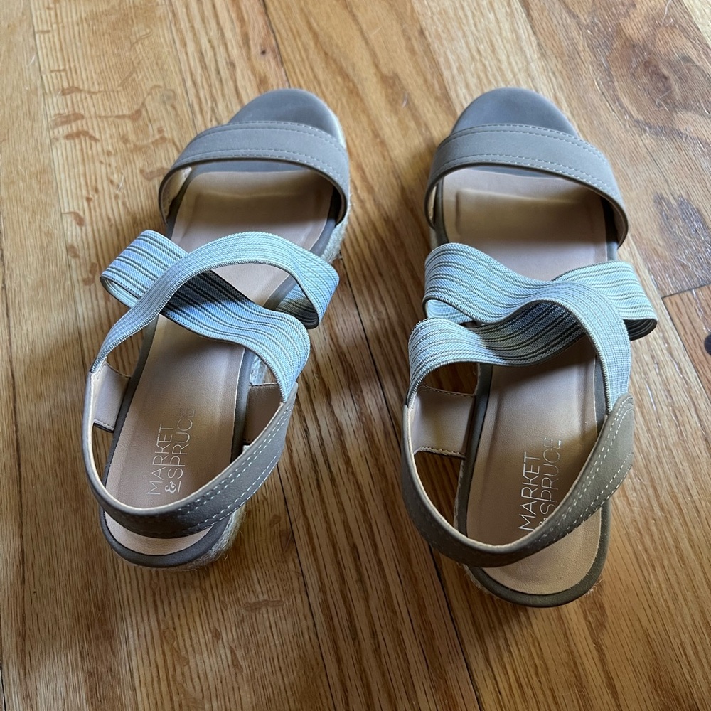 Market & Spruce Women's Tan and Gray Sandals